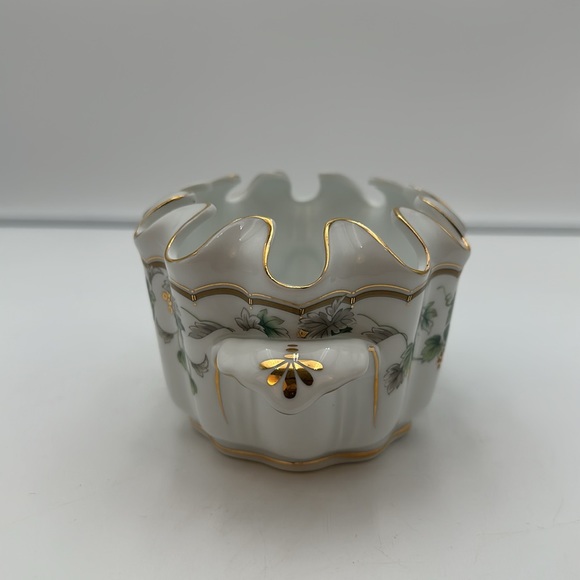 Burton and Burton Ruffled Grapevine Serving Dish - Picture 2 of 16